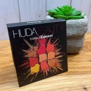 Huda Beauty Coral Obsessions Eyeshadow Palette